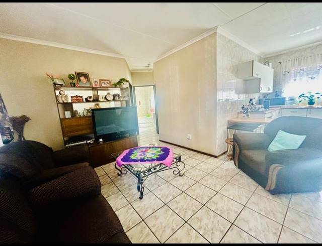 3 BEDROOM HOUSE FOR SALE IN VANDERBIJLPARK CE 1